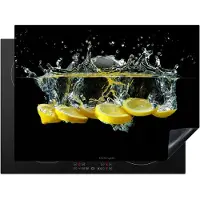 KitchenYeah Inductie beschermer 71x52 cm - Citroen - Water - Fruit - Kookplaataccessoires - Afdekplaat voor kookplaat - Inductieplaat mat - Afdekmat voor inductiekookplaat - Keuken decoratie
