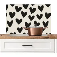 KitchenYeah Spatscherm keuken 80x55 cm - Kookplaat achterwand Hartjes - Zwart - Beige - Muurbeschermer - Spatwand fornuis - Hoogwaardig aluminium