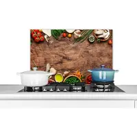 KitchenYeah Spatscherm keuken 70x50 cm - Kookplaat achterwand Kruiden - Groente - Rustiek - Muurbeschermer - Spatwand fornuis - Hoogwaardig aluminium