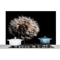 KitchenYeah Spatscherm keuken 120x80 cm - Kookplaat achterwand Bloemen - Natuur - Paardenbloem - Zwart - Portret - Muurbeschermer - Spatwand fornuis - Hoogwaardig aluminium