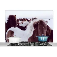 KitchenYeah Spatscherm keuken 120x80 cm - Kookplaat achterwand Paarden - Sneeuw - IJsland - Muurbeschermer - Spatwand fornuis - Hoogwaardig aluminium