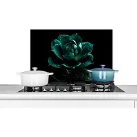 KitchenYeah Spatscherm keuken 70x50 cm - Kookplaat achterwand Bloemen - Rozen - Blauw - Portret - Zwart - Muurbeschermer - Spatwand fornuis - Hoogwaardig aluminium