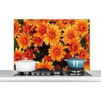 KitchenYeah Spatscherm keuken 100x65 cm - Kookplaat achterwand Bloemen - Oranje - Chrysant - Muurbeschermer - Spatwand fornuis - Hoogwaardig aluminium