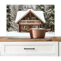 KitchenYeah Spatscherm keuken 80x55 cm - Kookplaat achterwand Huis - Bos - Winter - Natuur - Sneeuw - Muurbeschermer - Spatwand fornuis - Hoogwaardig aluminium