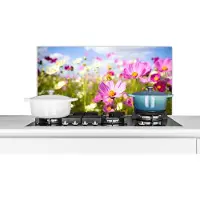 KitchenYeah Spatscherm keuken 80x40 cm - Kookplaat achterwand Bloemen - Wei - Paars - Gras - Wit - Wolken - Blauw - Muurbeschermer - Spatwand fornuis - Hoogwaardig aluminium