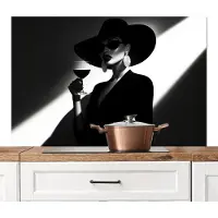 KitchenYeah Spatscherm keuken 120x80 cm - Kookplaat achterwand Vrouw - Wijn - Chic - Muurbeschermer - Spatwand fornuis - Hoogwaardig aluminium