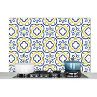 KitchenYeah Spatscherm keuken 120x80 cm - Kookplaat achterwand Bloem - Blauw - Geel - Tegels - Patronen - Muurbeschermer - Spatwand fornuis - Hoogwaardig aluminium