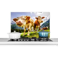KitchenYeah - Spatscherm - Koeien - Gebergte - Alpen - Natuur - Dieren - Spatwand - 80x55 cm - Keuken decoratie - Spatscherm keuken - Achterwand keuken - Spatscherm koe