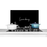 KitchenYeah Spatscherm keuken 70x50 cm - Kookplaat achterwand Skyline - Luxemburg - Stad - Line art - Zwart wit - Muurbeschermer - Spatwand fornuis - Hoogwaardig aluminium