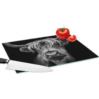 KitchenYeah Glazen Snijplank - 39x28 - Schotse Hooglander - Horens - Zwart - Wit - Koe - Wild - Dieren - Snijplanken Glas - Keuken decoratie aanrecht