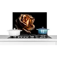 KitchenYeah Spatscherm keuken 70x50 cm - Kookplaat achterwand Roos - Goud - Bloemen - Botanisch Zwart - Muurbeschermer - Spatwand fornuis - Hoogwaardig aluminium