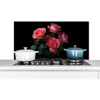 KitchenYeah Spatscherm keuken 100x50 cm - Kookplaat achterwand Rozen - Roze - Bloemen - Natuur - Zwart - Muurbeschermer - Spatwand fornuis - Hoogwaardig aluminium