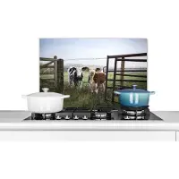 KitchenYeah Spatscherm keuken 60x40 cm - Kookplaat achterwand Koeien - Hek - Friesland - Muurbeschermer - Spatwand fornuis - Hoogwaardig aluminium