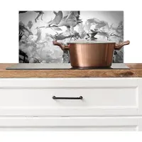 KitchenYeah Spatscherm keuken 60x30 cm - Kookplaat achterwand Kraanvogel - Zwart wit - Dieren - Vogels - Muurbeschermer - Spatwand fornuis - Hoogwaardig aluminium