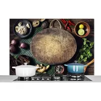 KitchenYeah Spatscherm keuken 120x80 cm - Kookplaat achterwand Een afbeelding van een snijplank met rauwe groenten eromheen - Muurbeschermer - Spatwand fornuis - Hoogwaardig aluminium