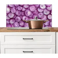 KitchenYeah Spatscherm keuken 90x45 cm - Kookplaat achterwand Paars - Uien - Close up - Muurbeschermer - Spatwand fornuis - Hoogwaardig aluminium