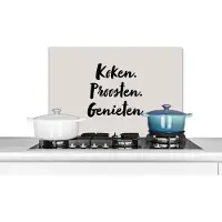 KitchenYeah Spatscherm keuken 70x50 cm - Kookplaat achterwand Koken. proosten. genieten. - Quote - Taupe - Muurbeschermer - Spatwand fornuis - Hoogwaardig aluminium