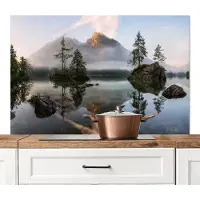 KitchenYeah Spatscherm keuken 120x80 cm - Kookplaat achterwand Water - Landschap - Berg - Bomen - Muurbeschermer - Spatwand fornuis - Hoogwaardig aluminium