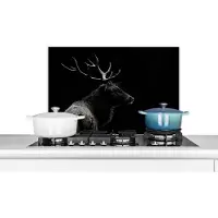 KitchenYeah Spatscherm keuken 70x50 cm - Kookplaat achterwand Hert - Zwart - Portret - Gewei - Dieren - Muurbeschermer - Spatwand fornuis - Hoogwaardig aluminium