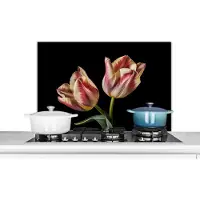 KitchenYeah Spatscherm keuken 90x60 cm - Kookplaat achterwand Tulpen - Bloemen - Roze - Wit - Natuur - Muurbeschermer - Spatwand fornuis - Hoogwaardig aluminium