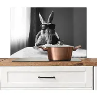 KitchenYeah Spatscherm keuken 80x55 cm - Kookplaat achterwand Konijn - Bunny - Zonnebril - Tafelkleed - Pasta - Schattig - Muurbeschermer - Spatwand fornuis - Hoogwaardig aluminium