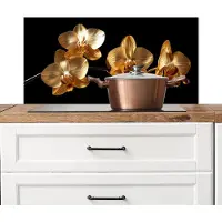 KitchenYeah Spatscherm keuken 80x40 cm - Kookplaat achterwand Goud - Orchidee - Bloemen - Zwart - Muurbeschermer - Spatwand fornuis - Hoogwaardig aluminium