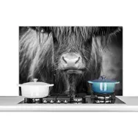 KitchenYeah Spatscherm keuken 100x65 cm - Kookplaat achterwand Schotse Hooglander - Koeienkop - Zwart Wit - Muurbeschermer - Spatwand fornuis - Hoogwaardig aluminium