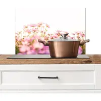 KitchenYeah Spatscherm keuken 70x50 cm - Kookplaat achterwand Bloemen - Roze - Zon - Natuur - Muurbeschermer - Spatwand fornuis - Hoogwaardig aluminium
