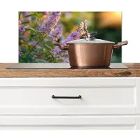 KitchenYeah Spatscherm keuken 70x30 cm - Kookplaat achterwand Sierlijke - Vlinder - Paarse - Bloemen - Muurbeschermer - Spatwand fornuis - Hoogwaardig aluminium