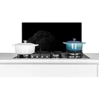 KitchenYeah Spatscherm keuken 70x30 cm - Kookplaat achterwand Broccoli op een zwarte achtergrond in zwart-wit - Muurbeschermer - Spatwand fornuis - Hoogwaardig aluminium