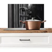 KitchenYeah Spatscherm keuken 70x50 cm - Kookplaat achterwand Wijnfles - Glas - Handen - Raam - Muurbeschermer - Spatwand fornuis - Hoogwaardig aluminium