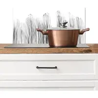 KitchenYeah Spatscherm keuken 70x30 cm - Kookplaat achterwand Bomen - Zwart wit - Vogels - Natuur - Muurbeschermer - Spatwand fornuis - Hoogwaardig aluminium
