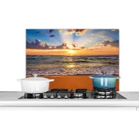 KitchenYeah Spatscherm keuken 80x55 cm - Kookplaat achterwand Strand - Zonsondergang - Zee - Wolken - Horizon - Muurbeschermer - Spatwand fornuis - Hoogwaardig aluminium