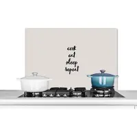 KitchenYeah Spatscherm keuken 80x55 cm - Kookplaat achterwand Quotes - Eten - Spreuken - Cook eat sleep repeat - Koken - Muurbeschermer - Spatwand fornuis - Hoogwaardig aluminium