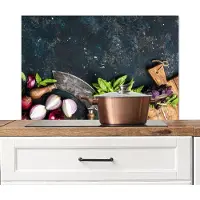 KitchenYeah Spatscherm keuken 90x60 cm - Kookplaat achterwand Groente - Kruiden - Wiegemes - Ui - Specerijen - Rustiek - Muurbeschermer - Spatwand fornuis - Hoogwaardig aluminium
