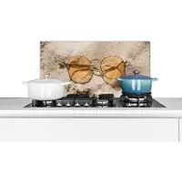 KitchenYeah Spatscherm keuken 70x30 cm - Kookplaat achterwand Zonnebril - Zand - Strand - Muurbeschermer - Spatwand fornuis - Hoogwaardig aluminium