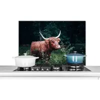 KitchenYeah Spatscherm keuken 80x55 cm - Kookplaat achterwand Schotse hooglander - Bladeren - Bos - Muurbeschermer - Spatwand fornuis - Hoogwaardig aluminium