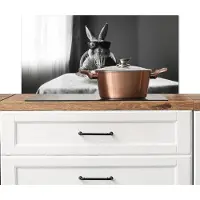 KitchenYeah Spatscherm keuken 80x40 cm - Kookplaat achterwand Konijn - Bunny - Zonnebril - Tafelkleed - Pasta - Schattig - Muurbeschermer - Spatwand fornuis - Hoogwaardig aluminium