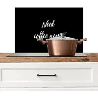 KitchenYeah Spatscherm keuken 60x40 cm - Kookplaat achterwand Spreuken - Koffie - Quotes - Need coffee now - Muurbeschermer - Spatwand fornuis - Hoogwaardig aluminium