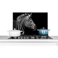KitchenYeah Spatscherm keuken 60x40 cm - Kookplaat achterwand Zebra - Zwart - Wit - Portret - Dieren - Muurbeschermer - Spatwand fornuis - Hoogwaardig aluminium