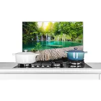 KitchenYeah Spatscherm keuken 70x50 cm - Kookplaat achterwand Brug - Waterval - Natuur - Muurbeschermer - Spatwand fornuis - Hoogwaardig aluminium