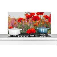 KitchenYeah Spatscherm keuken 100x50 cm - Kookplaat achterwand Klaproos - Bloemen - Rood - Paars - Weide - Muurbeschermer - Spatwand fornuis - Hoogwaardig aluminium