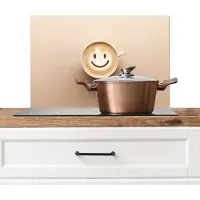 KitchenYeah Spatscherm keuken 70x50 cm - Kookplaat achterwand Koffie - Melkschuim - Lach - Beige - Muurbeschermer - Spatwand fornuis - Hoogwaardig aluminium