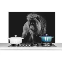 KitchenYeah Spatscherm keuken 100x65 cm - Kookplaat achterwand Leeuwen - Portret - Zwart - Wit - Muurbeschermer - Spatwand fornuis - Hoogwaardig aluminium