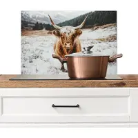 KitchenYeah Spatscherm keuken 60x40 cm - Kookplaat achterwand Schotse Hooglander - Landschap - Sneeuw - Bergen - Winter - Muurbeschermer - Spatwand fornuis - Hoogwaardig aluminium