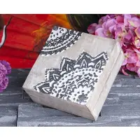 BERK Mandala houten box zilverkleurig klein