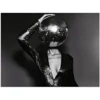 PosterMonkey Poster 80x60 cm - Discobal - Gezicht - Glamour - Zwart - Posters - Kamer decoratie - Wanddecoratie woonkamer - Muurdecoratie slaapkamer