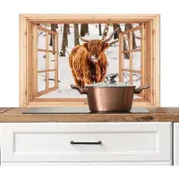 KitchenYeah Spatscherm keuken 80x55 cm - Kookplaat achterwand Schotse Hooglander - Winter - Landschap - Natuur - Dieren - Doorkijk - Muurbeschermer - Spatwand fornuis - Hoogwaardig aluminium