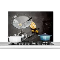 KitchenYeah Spatscherm keuken 100x65 cm - Kookplaat achterwand Alcohol - Martini - Fruit - Olijven - Muurbeschermer - Spatwand fornuis - Hoogwaardig aluminium