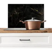KitchenYeah Spatscherm keuken 70x50 cm - Kookplaat achterwand Zwart marmer - Gouden aders - Klassiek - Muurbeschermer - Spatwand fornuis - Hoogwaardig aluminium